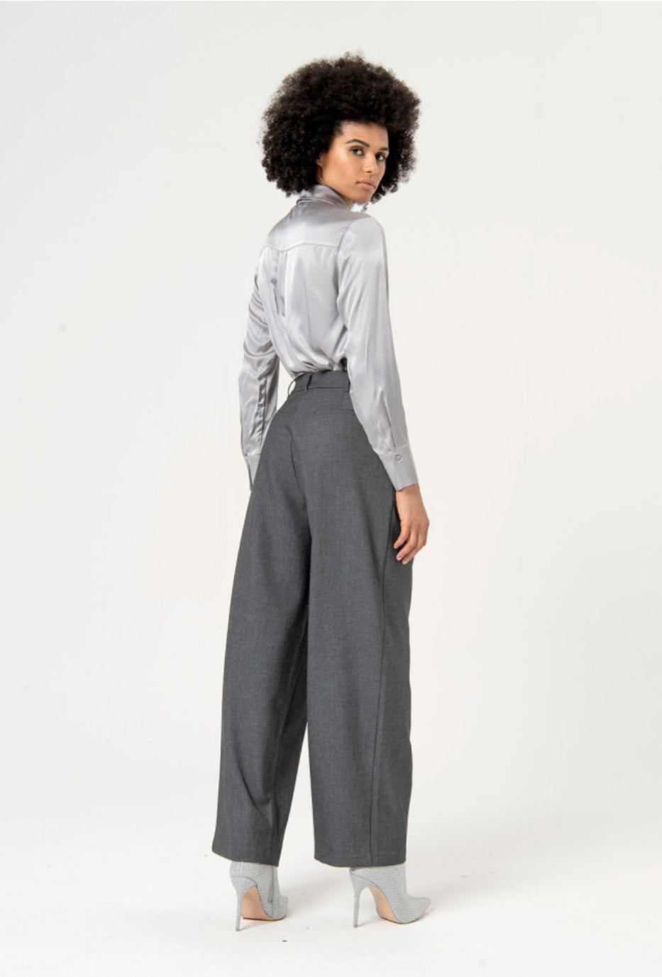Pantalone maschile con pinces . SURKANA Ecò dettagli di moda
