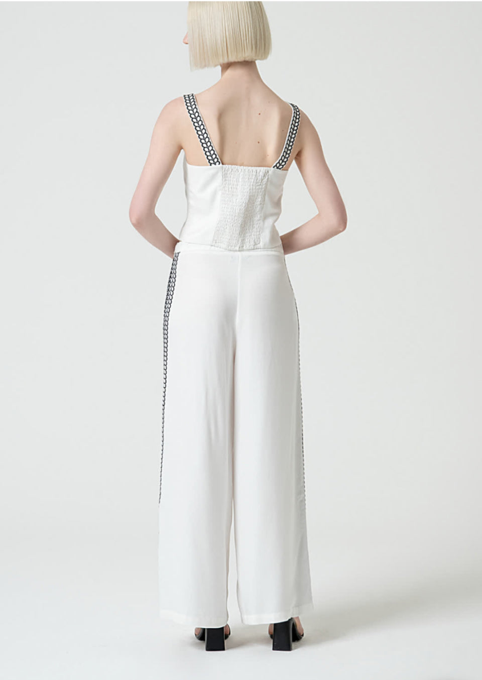 Pantaloni bianchi wide leg con ricami - Surkana - Made in Spain -