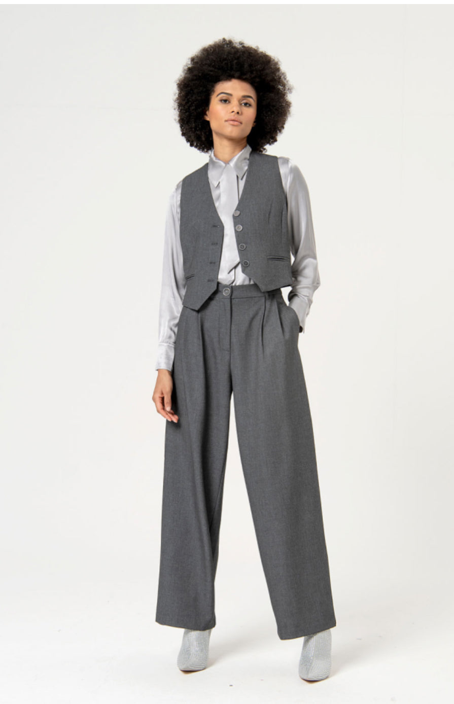 Pantalone maschile con pinces . SURKANA Ecò dettagli di moda